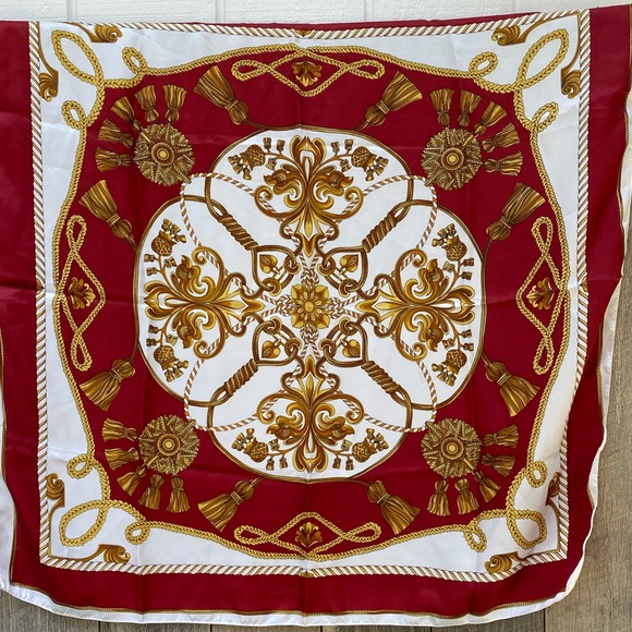 Accessories - Baroque Design Style Scarf
